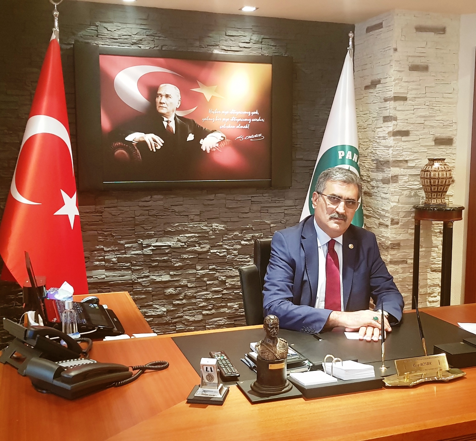 "CUMHURİYETİMİZİ İSTİKAMETİNDEN DÖNDÜRMEYECEĞİZ"