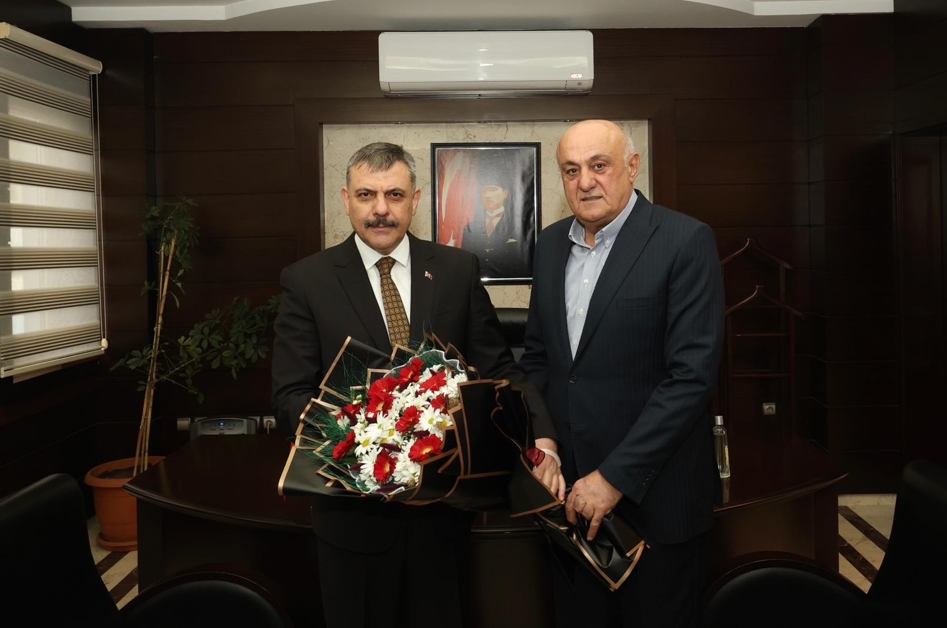 BAKAN ÇİFTÇİ, TÜRKİYE'NİN ÜRETEN GÜCÜ ÇUMRA ŞEKER FABRİKASI'NI ZİYARET ETTİ