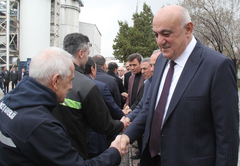 BAŞKAN ERKOYUNCU ÇALIŞANLARLA BAYRAMLAŞTI